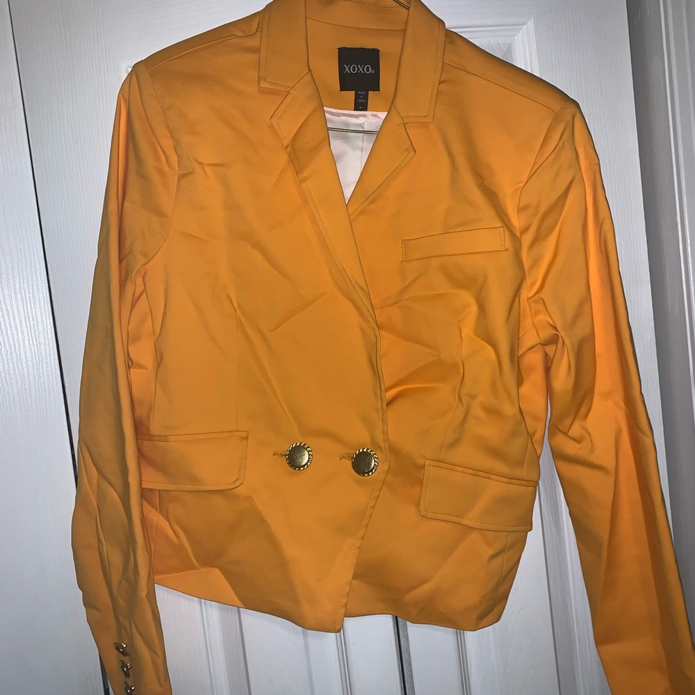 Waist length blazer